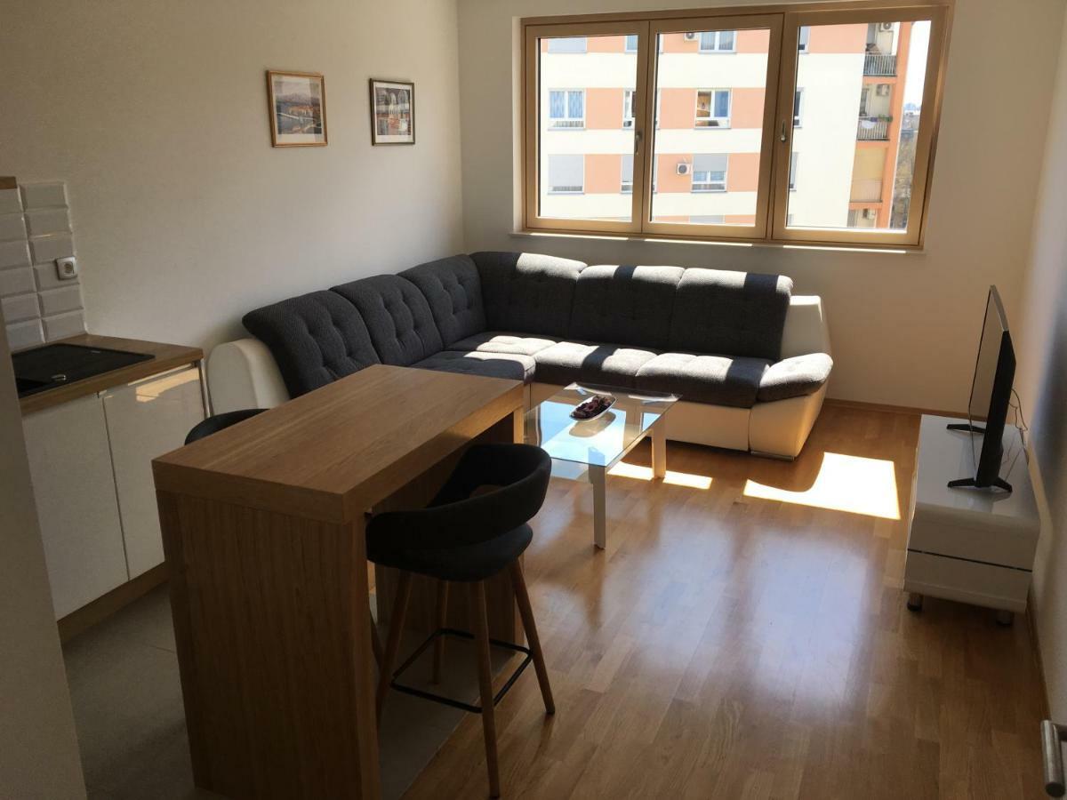 Korkyra Appartement Zagreb Buitenkant foto